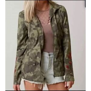 Ashley by 26 International Downtown Collection Medium Utility Jacket Green Camo